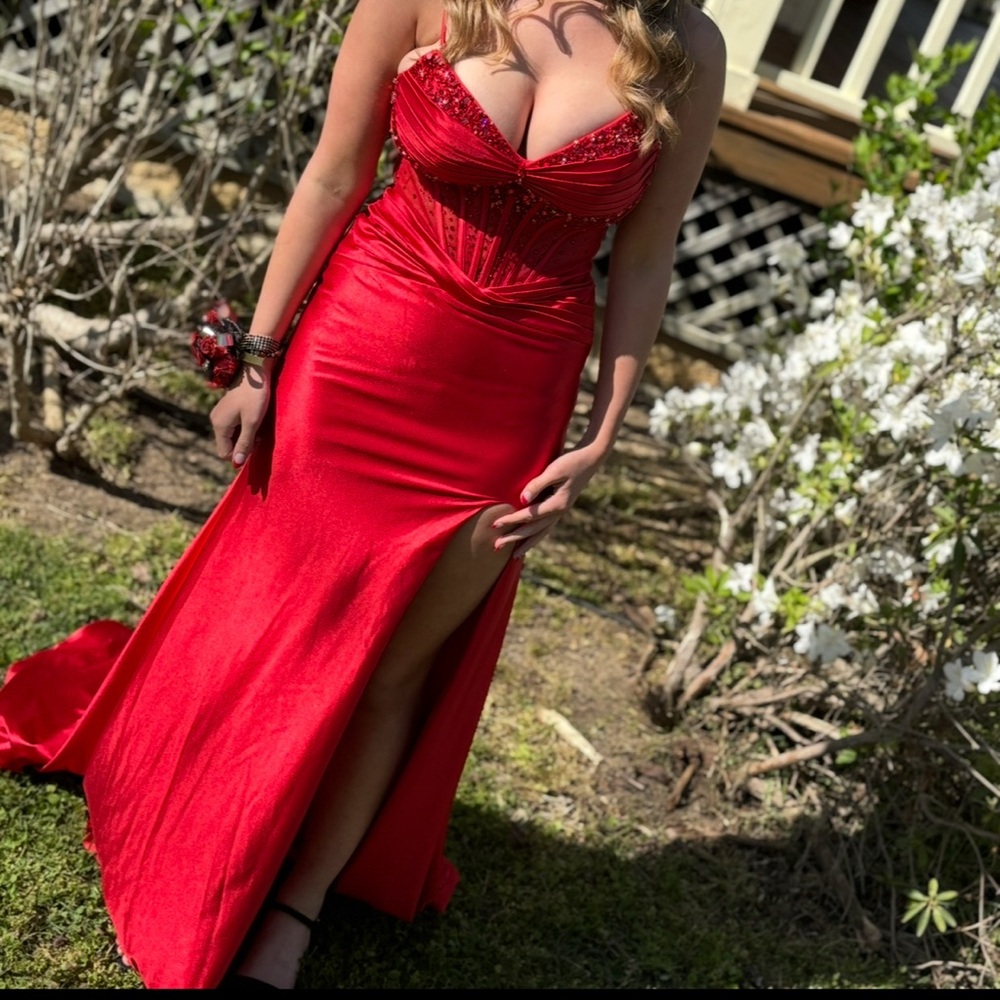 Ladivine prom dress